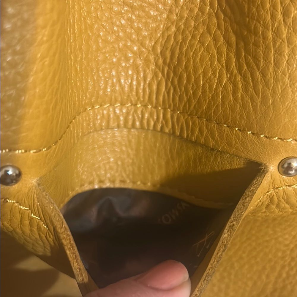 B makowski Elegant mustard yellow  Leather Tote Bag - Picture 14 of 16